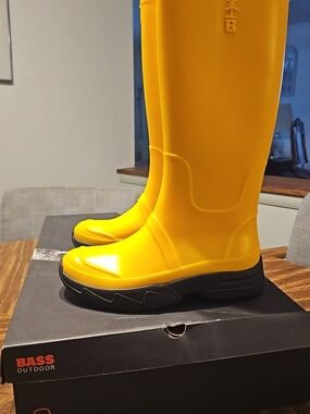 Bass Women's Bright Yellow Waterproof Rain Boots, 8M